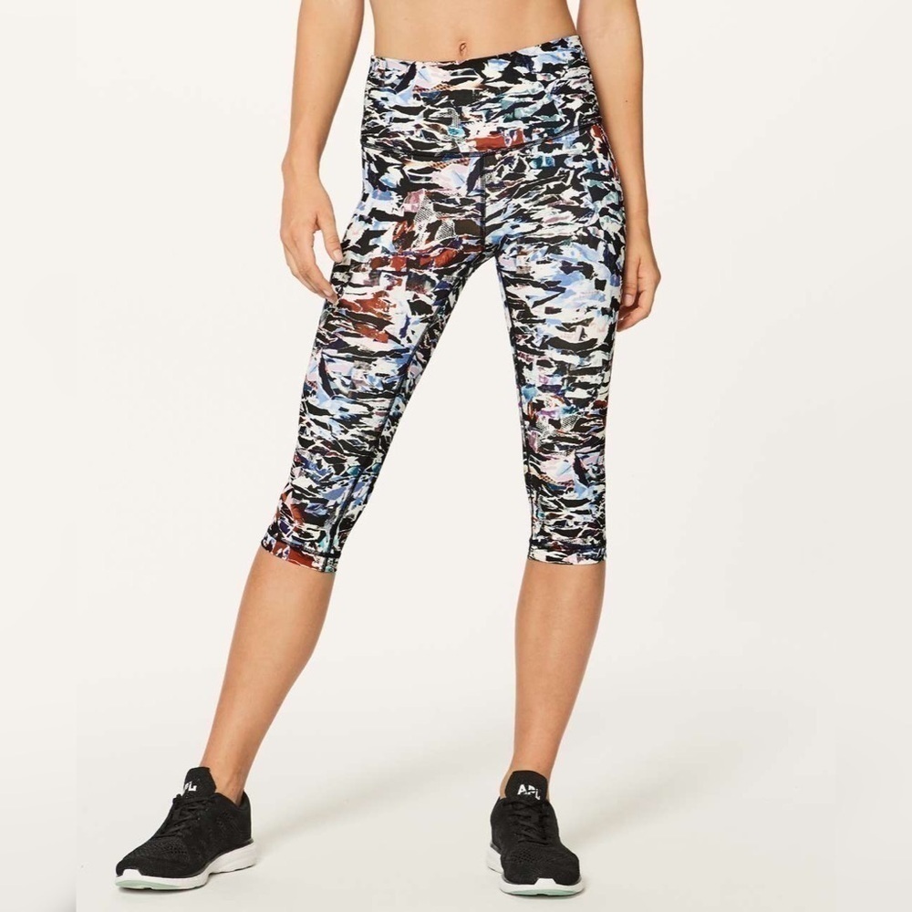 EUC Lululemon | Wunder Under Hi-Rise 1/2 Tight Full-On Luxtreme  Size 10